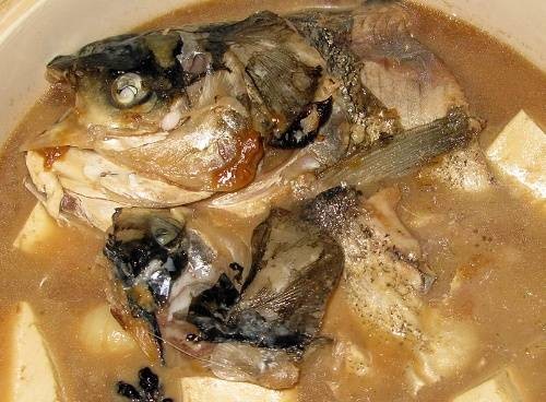 鱼头焖豆腐