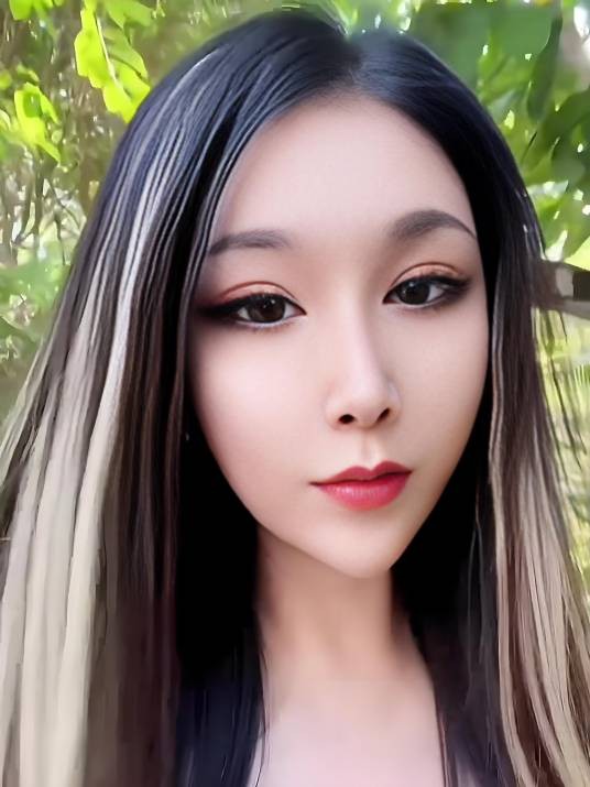 哈雷女骑谦谦