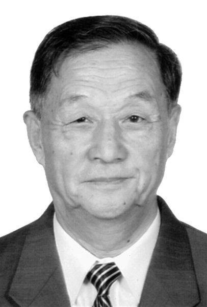 周荣昌（内蒙古自治区七届人大常委会副主任）