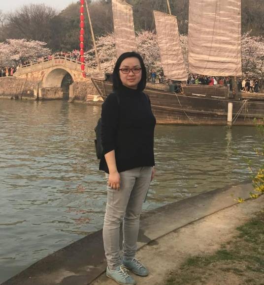 李洁莹(上海市十五中学常务副校长)