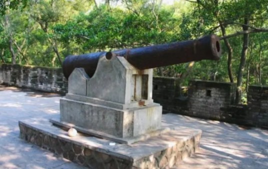 弄平古炮台