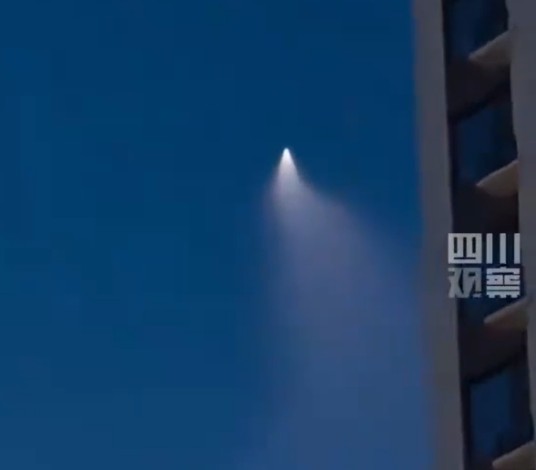 1·10多地不明发光飞行物事件