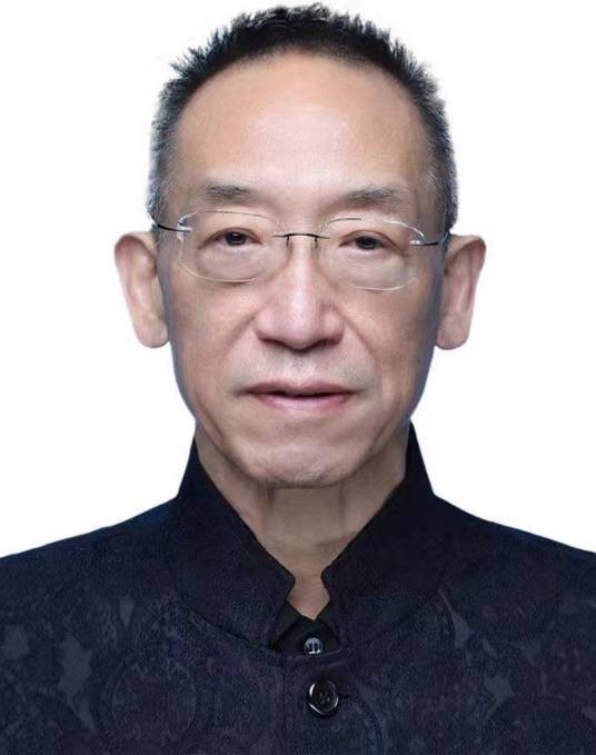 彭继先(第十四届全国人大代表,山东睿鹰制药集团总裁、首席科学家)