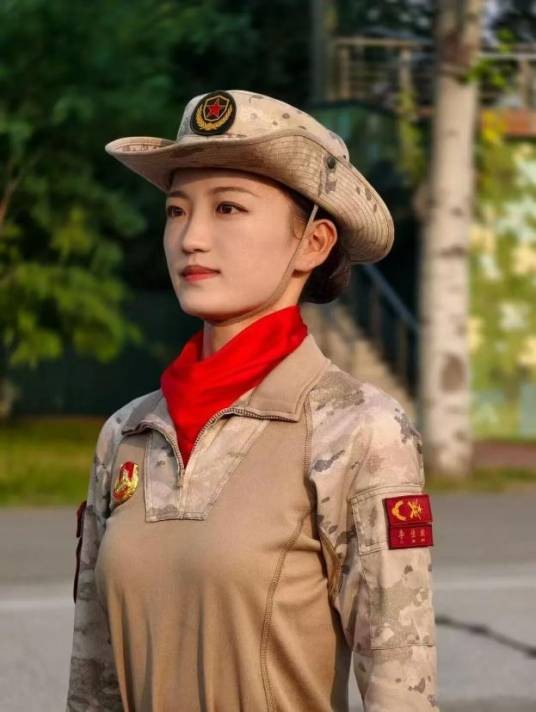 李佳欣（2025年9月3日阅兵式民兵方队成员）