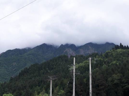 葛仙山峰丛