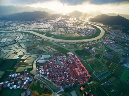 东园镇（中国福建省漳州市龙海区下辖镇）