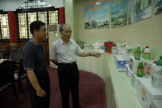 李作荣（沙隆达集团公司董事长、党委书记）