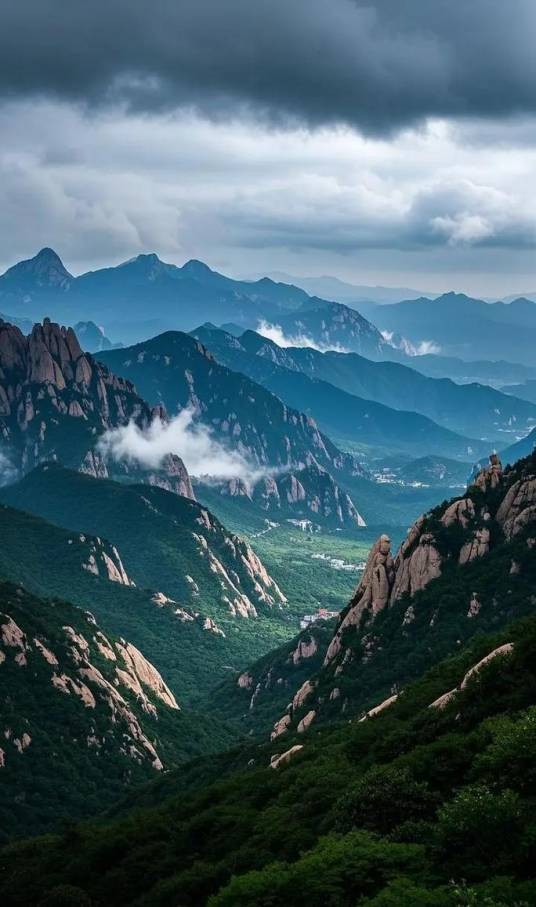 崂山（山东省青岛市崂山区的山脉）