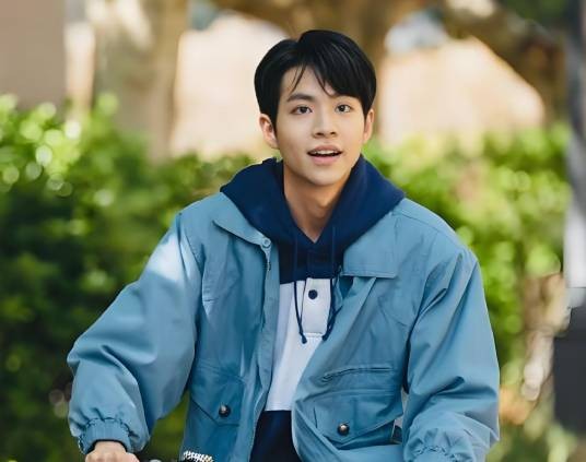 杨思宇（《我们的日子》中的男配角，许淇杰饰演）