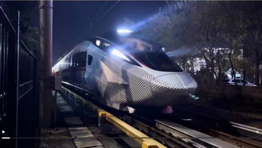 复兴号CR450AF型电力动车组