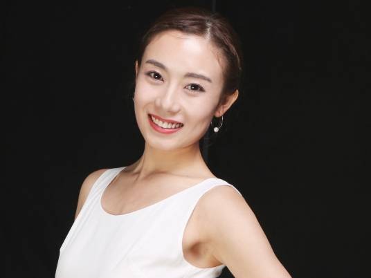龙月（演员）