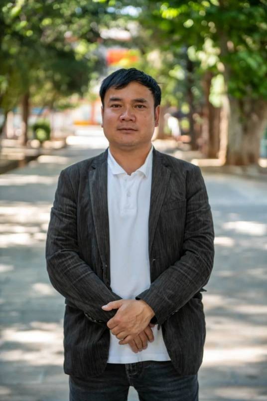 李光(云南省丽江市第一高级中学教师、德育处主任)