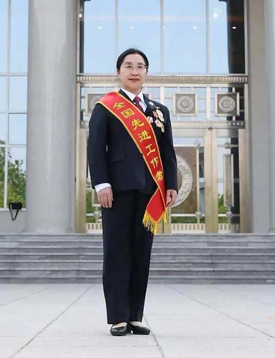 春华（内蒙古自治区科尔沁右翼前旗检察院党组成员、第三检察部主任）