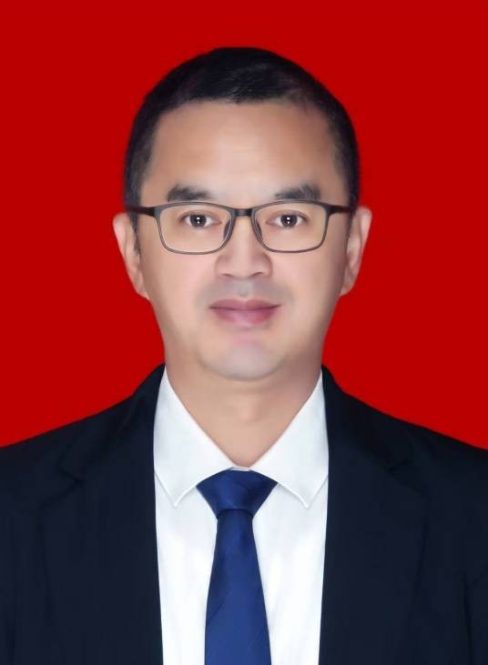 叶建国（江西省上饶市铅山县委副书记、县人民政府县长）