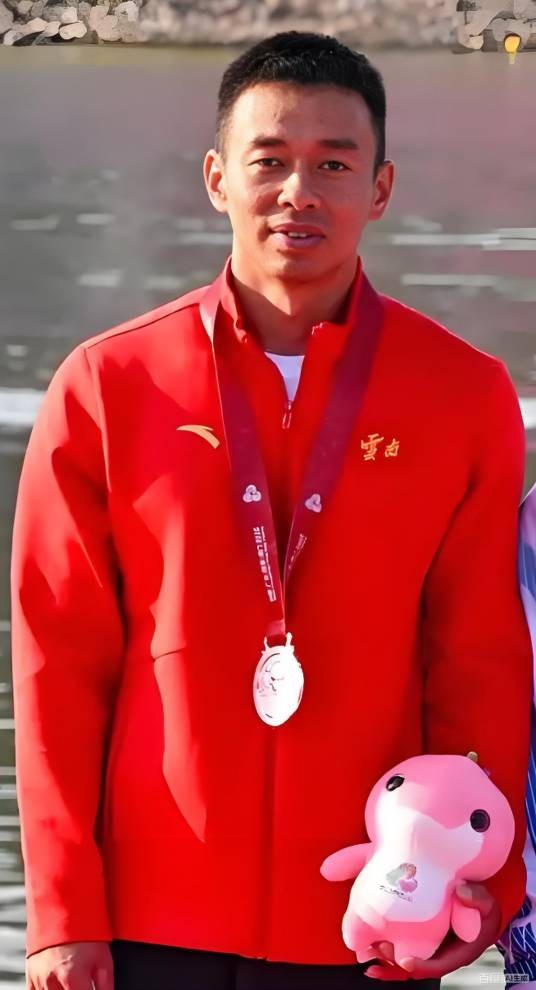李爱武（中国残疾人皮划艇运动员）