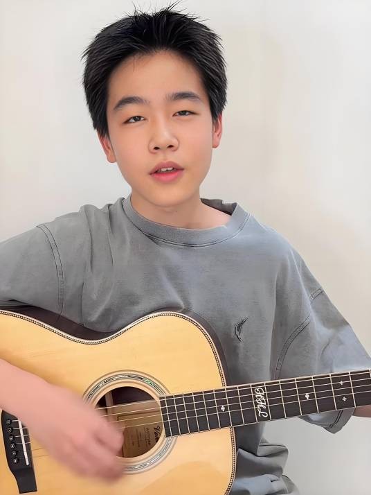 韩昊霖Finn