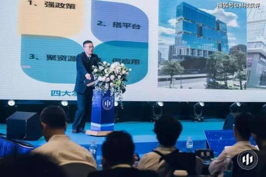张峻峰（广东省中山市商务局党组书记、局长）