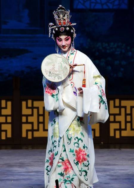 阎虹羽