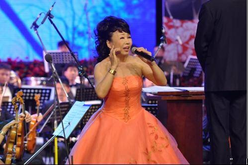 宋丽华（中国内地著名女高音歌唱家，一级演员）