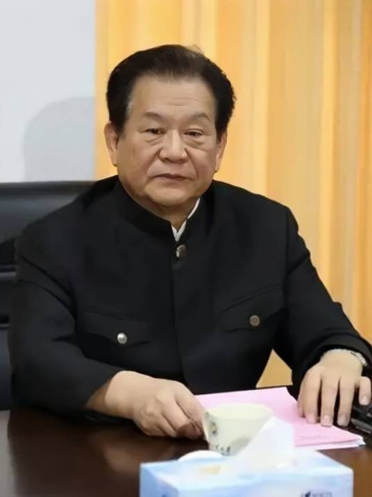 马文广（中国前男子举重运动员、国际举重联合会终身名誉秘书长、亚洲举重联合会终身名誉主席）
