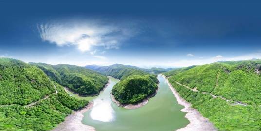 匡山（长江中游北岸山峰）