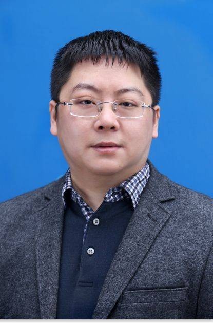 丁宁（钰诚集团董事会执行局原主席）
