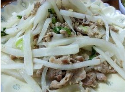 白萝卜炒肉