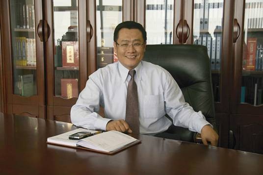 魏立华（君乐宝乳业集团党委书记、董事长兼总裁）