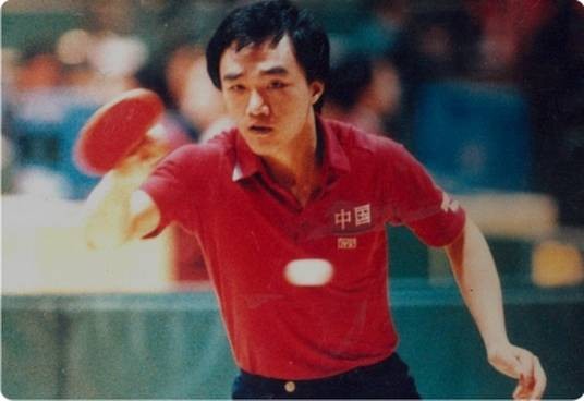 陈龙灿（中国前乒乓球运动员、教练员）
