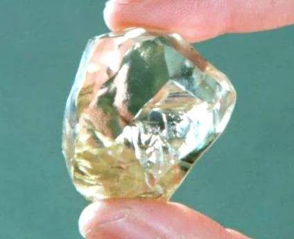 金刚石晶体