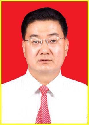 何永慧（新疆维吾尔自治区卫生健康委员会原党组书记、副主任）