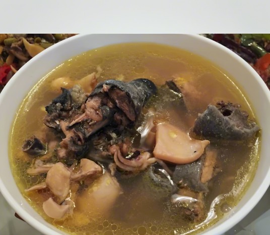 墨鱼炖鸡