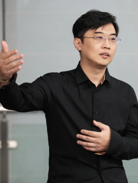 苏昊（复旦大学浩清特聘教授、通用物理智能研究院院长）