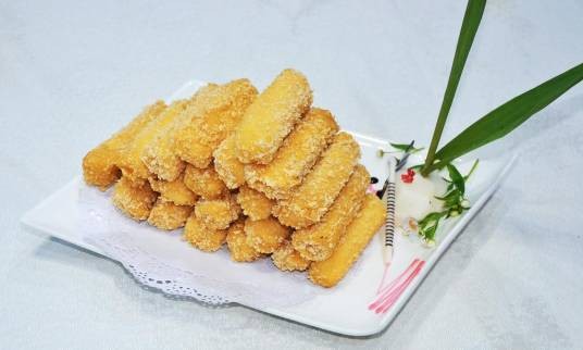 油炸冰淇淋（外酥内冷的西式甜点）