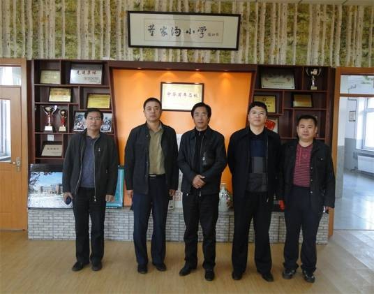 韩德江(出版社编辑)
