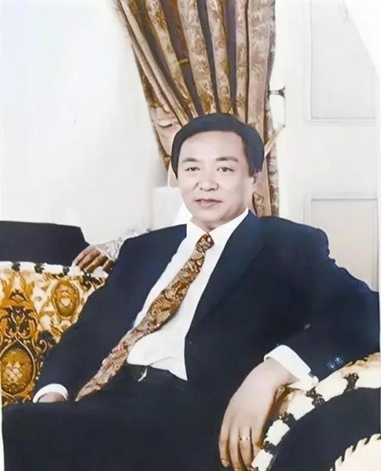 路云（中国企业家，主持人周涛的丈夫）