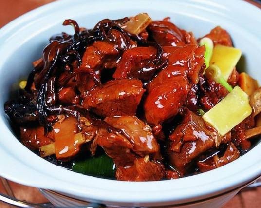 焖鹿肉