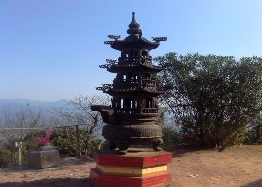 东华山（江西省万安县集佛道文化与自然风光的人文风景区）