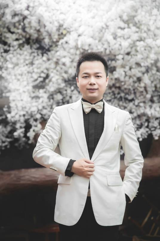 李有强（嘉田传媒集团创始人、董事长、总裁，音乐人、作词人）