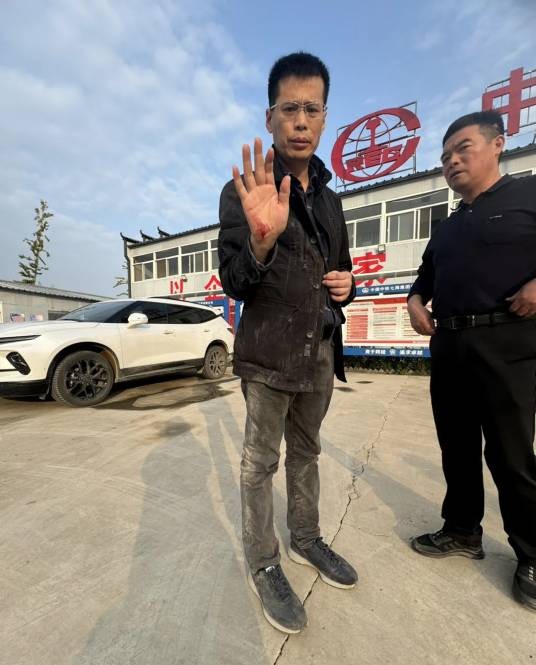 11·14新华社记者采访遇袭事件
