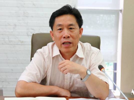 郭跃进（湖北省红十字会名誉副会长，省老科技工作者协会会长）