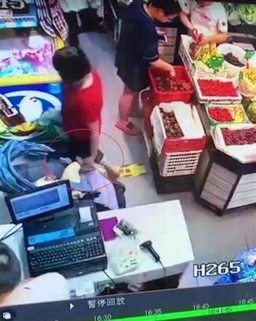 6·7福建女子掐伤婴儿事件