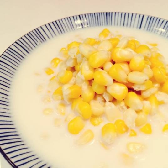 牛奶玉米（以甜玉米、鲜牛奶为主料制作的菜品）