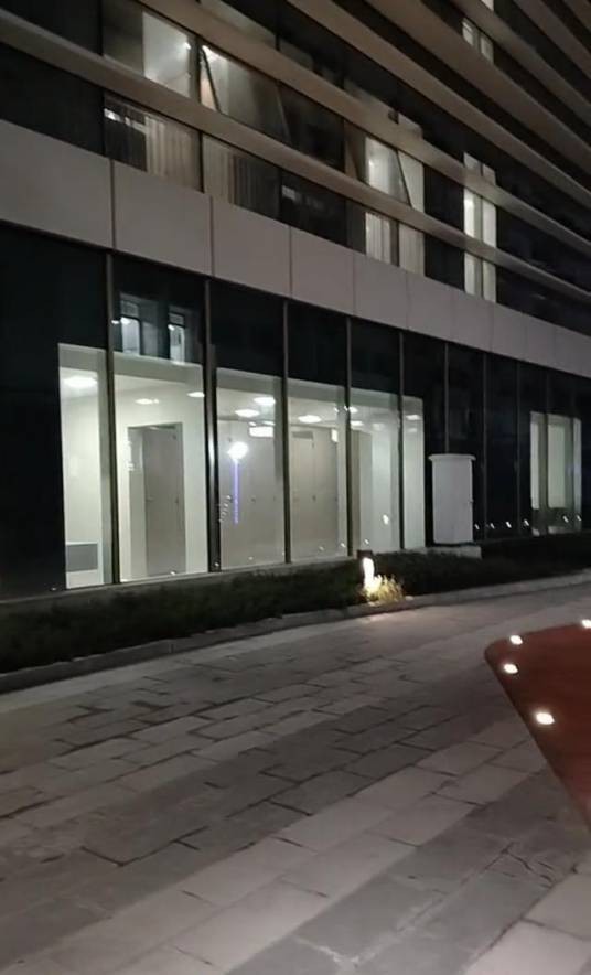 1·5南充医院女厕装透明落地窗事件