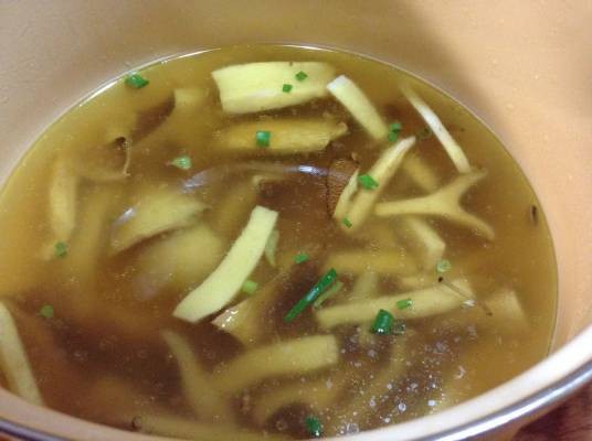 新鲜菌汤