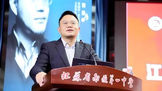 刘灏（上海音乐学院民族音乐系党支部副书记、系主任）