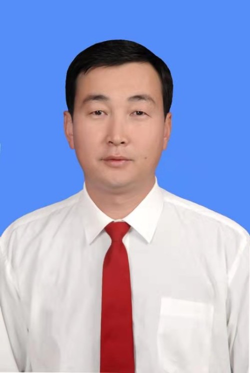 敖其尔(内蒙古自治区阿拉善盟阿拉善左旗教育体育局党组书记、局长)