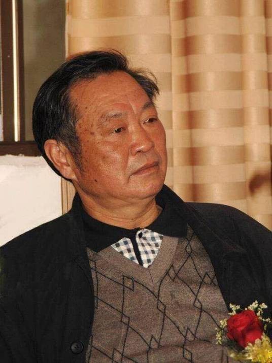 毛岸平