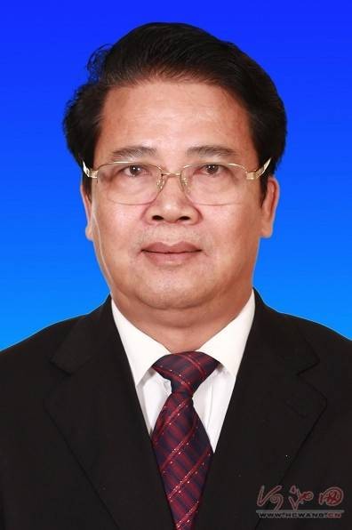 潘育伟