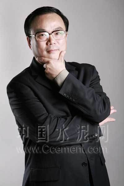 卢洪波(郑州鼎盛工程技术有限公司董事长、中国砂石协会副会长)
